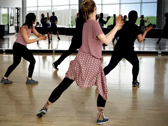 Bursa zumba dans dersi ve yüksek tempolu kardiyo - Hyperion